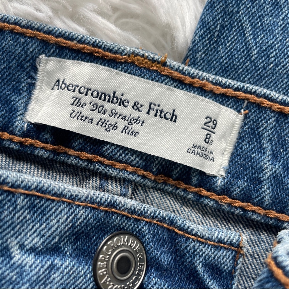 Abercrombie & Fitch 90’s Straight Ultra High Rise Jeans - Picture 3 of 6